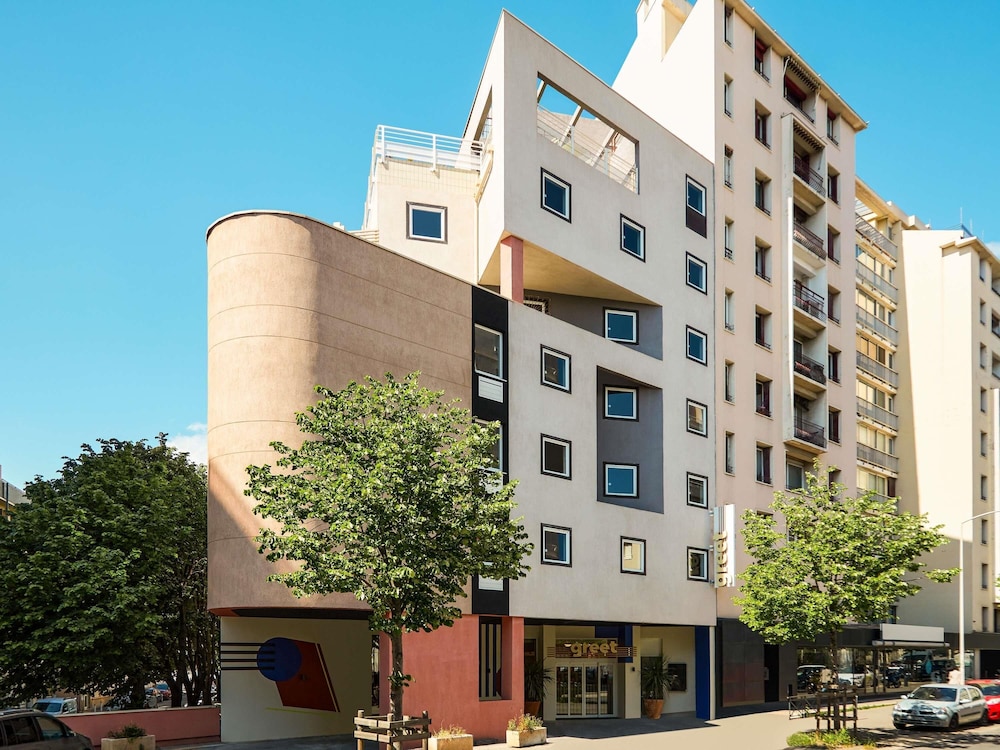 greet Hotel Marseille Parc Chanot Velodrome in Marseille, France