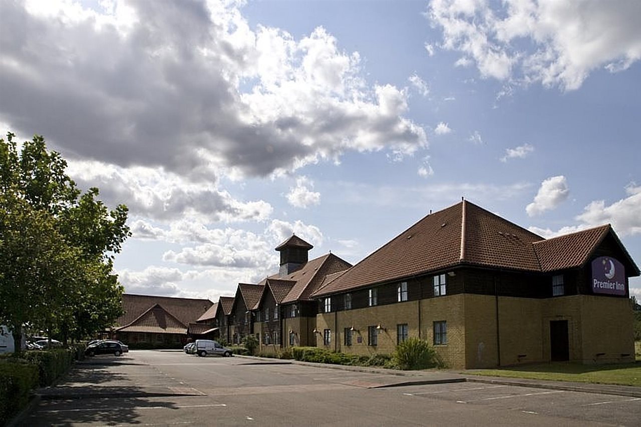 Premier Inn Basildon South — Basildon — photo 3