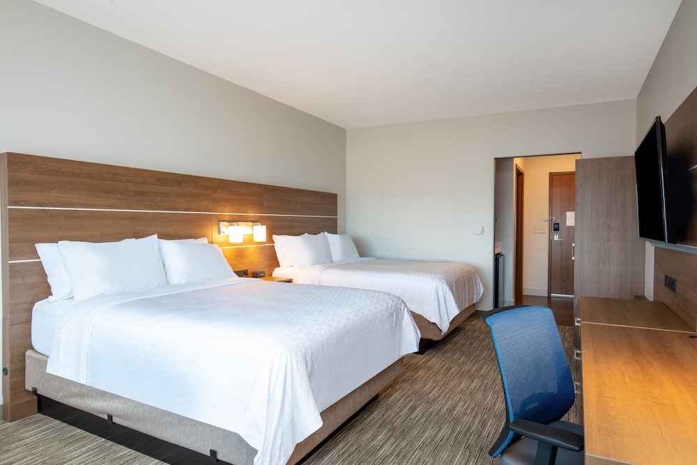 Holiday Inn Express & Suites Beloit by IHG - photo 20