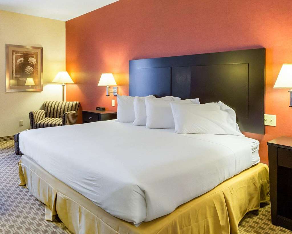 Quality Inn & Suites Oakwood Village Cleveland South - photo 15