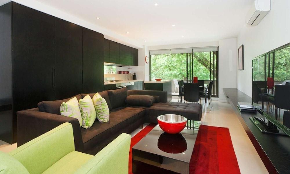 Smart Modern St Kilda — 4-Star Luxury Hotel in Saint Kilda, Australia
