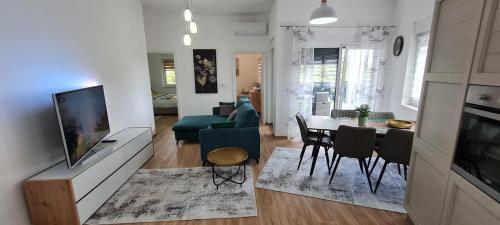 New Apartment Danijela garden and garage place — 4-Star Luxury Hotel in Sibenik, Croatia