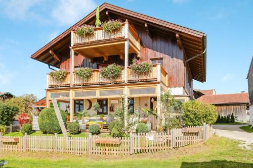 Ferienwohnung Parzinger 2 — 4-Star Luxury Hotel in Chieming, Germany