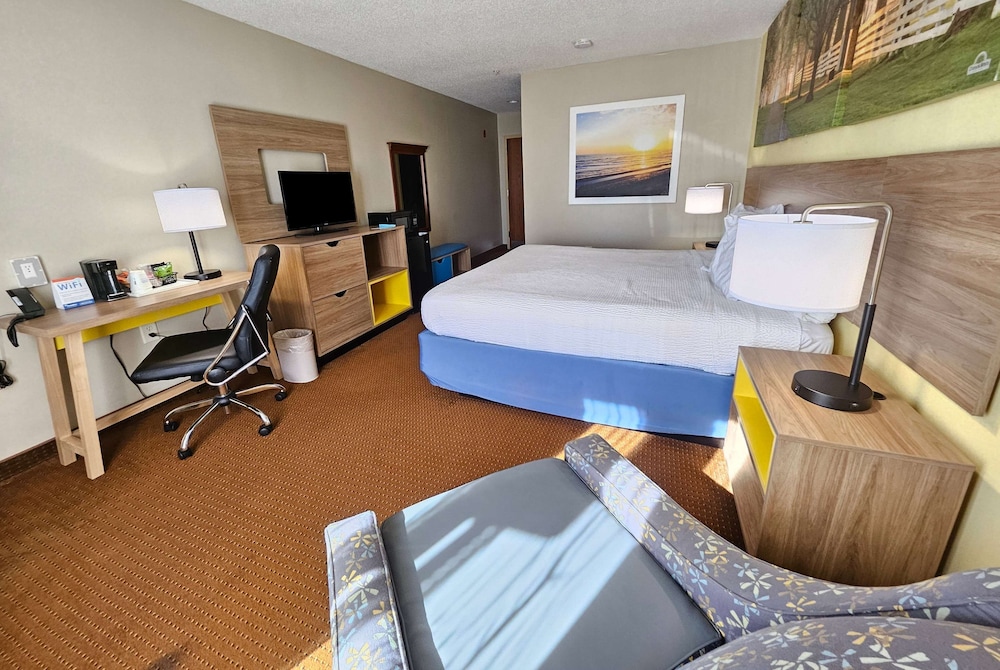 Days Inn by Wyndham Greensboro NC - photo 7