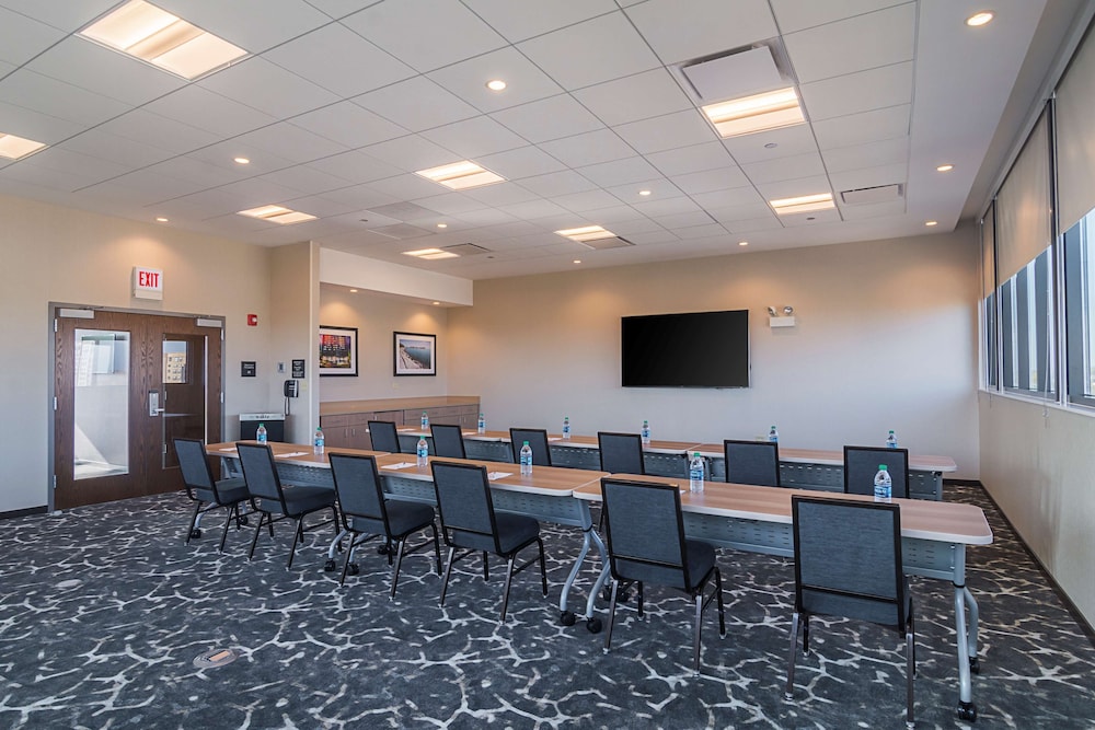 Hampton Inn Chicago North Loyola Station - photo 47