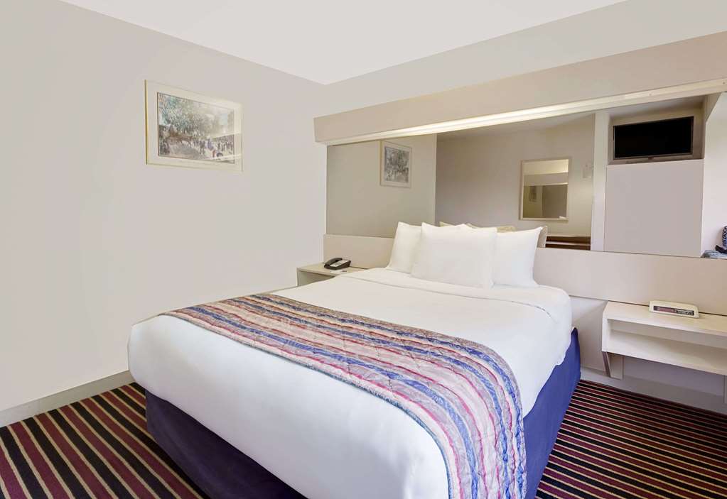Microtel Inn & Suites by Wyndham Madison East - photo 11