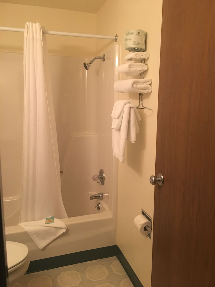 Mobridge Kountry Inn - photo 12