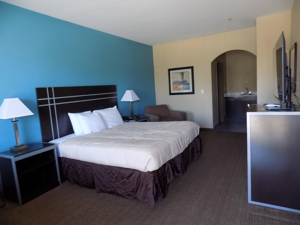 Moulton Inn & Suites By OYO Near Shiner TX - photo 19