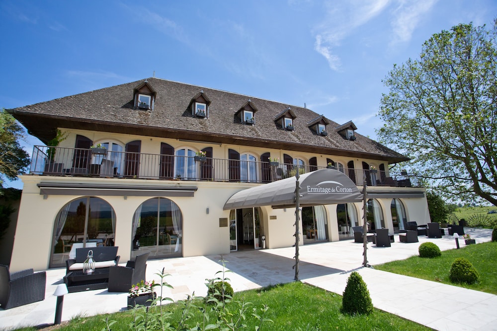 Ermitage De Corton — 4-Star Luxury Hotel in Beaune, France