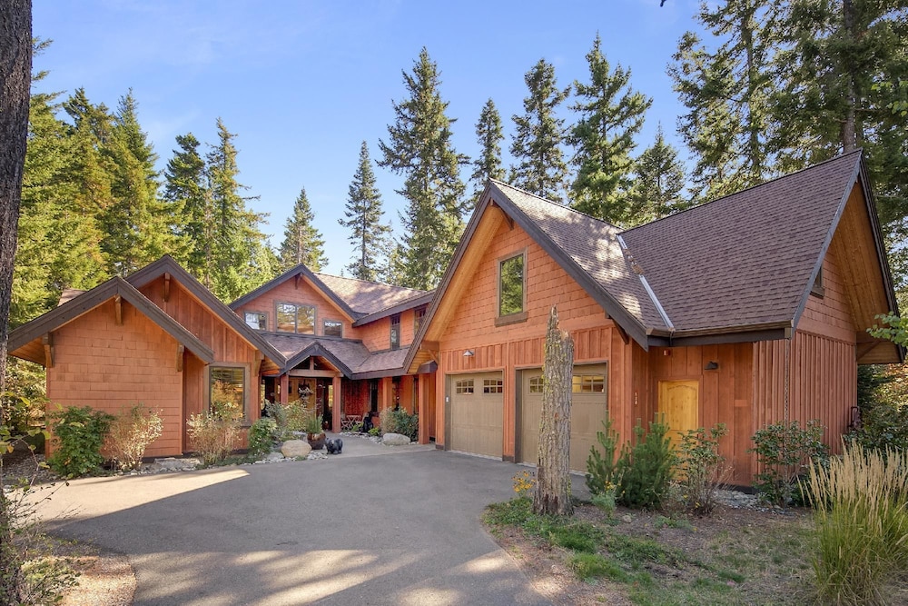 4 000sqft Private Luxury Home Htd Game Rm & Kids Bonus Rm Hot Tub — 4-Star Luxury Hotel in Cle Elum, United States