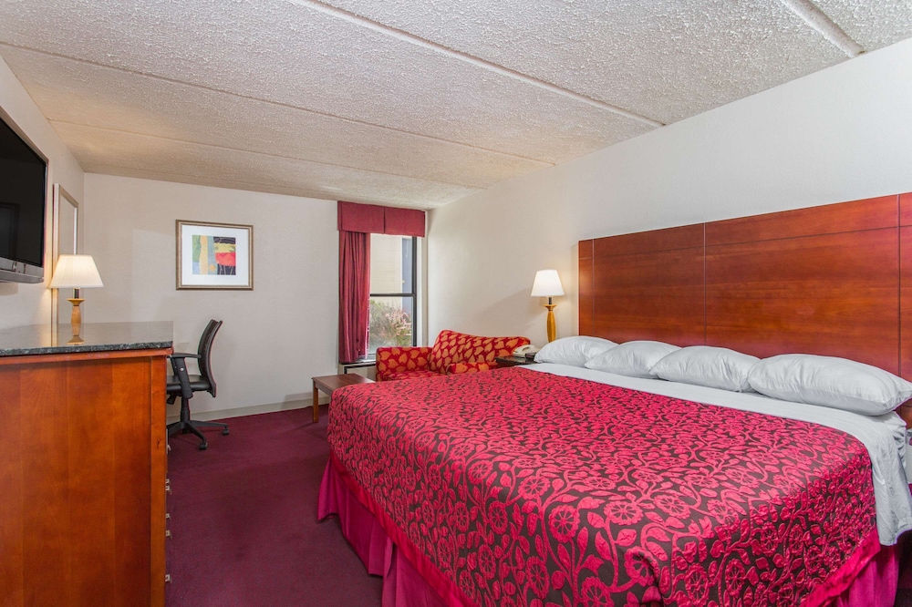Rodeway Inn High Point Archdale - photo 8