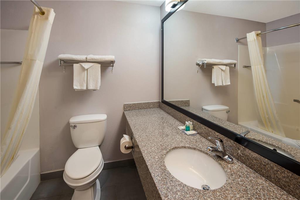 Quality inn & Suites Cincinnati I 275 - photo 13