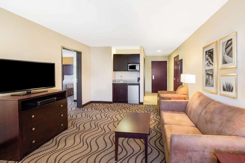 La Quinta Inn Suites Floresville - photo 36