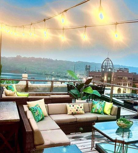 Lumberjack Inn With Rooftop — Stillwater