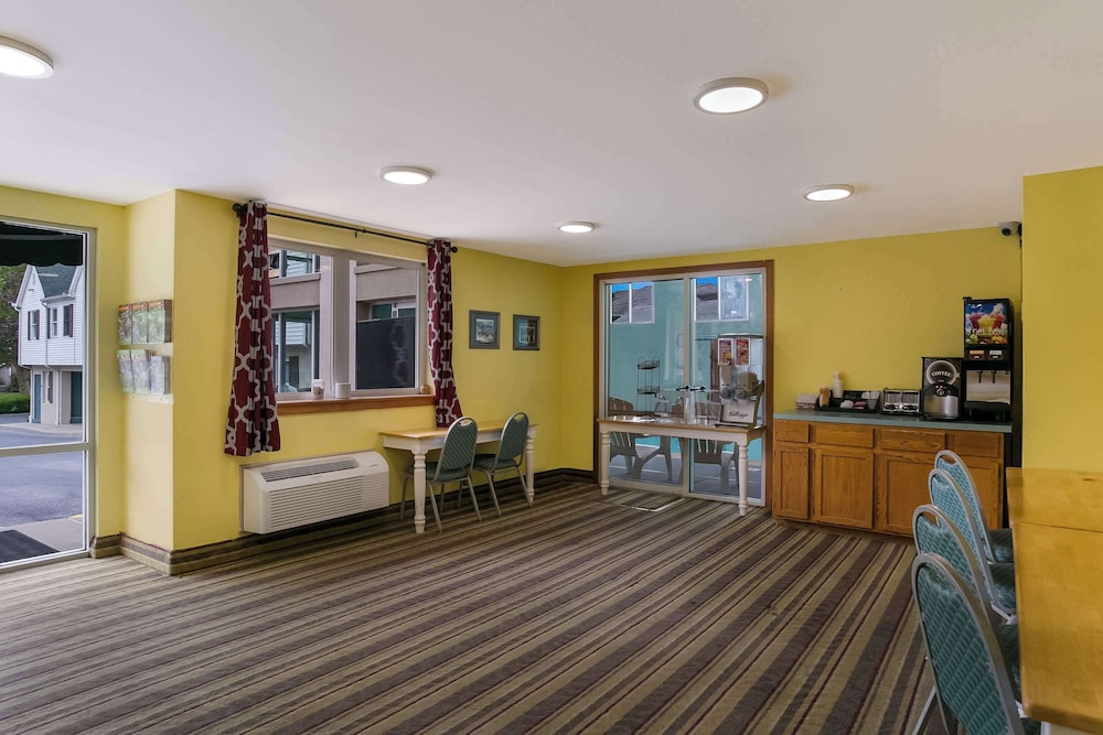 Rodeway Inn & Suites Hershey Chocolate Avenue - photo 56