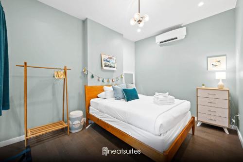 1BR with Kitchen & Free Parking Walk Everywhere — 4-Star Luxury Hotel in Covington, United States