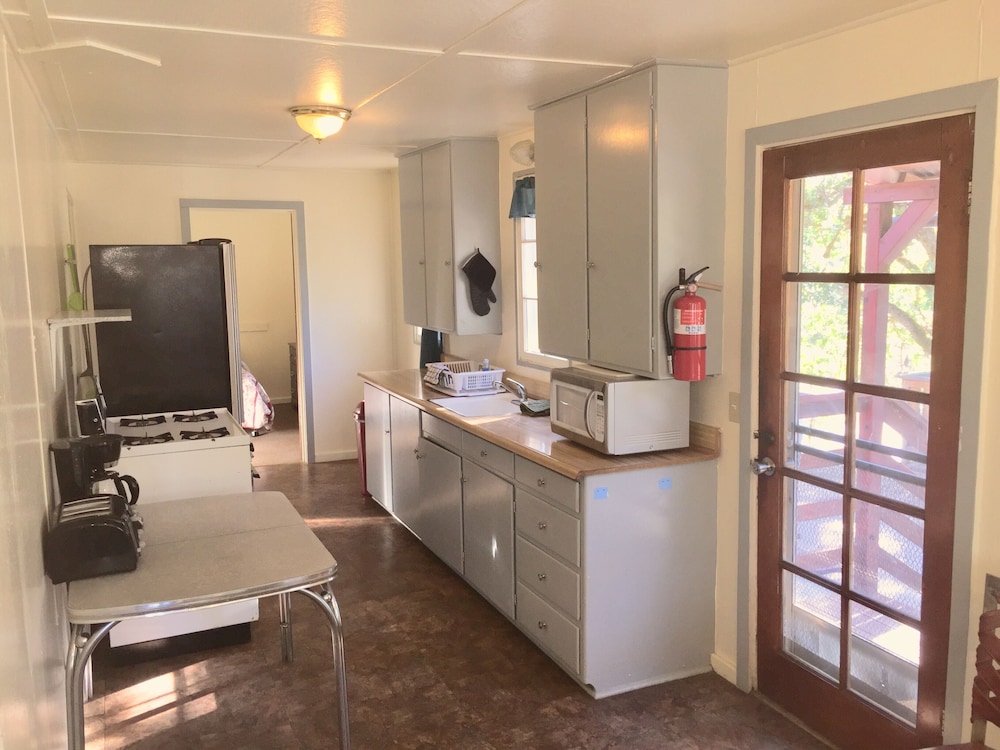 Lakeview Terrace Resort - photo 23