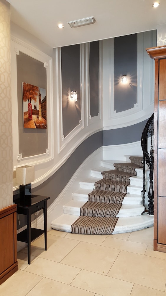 Duke Of Leinster Hotel