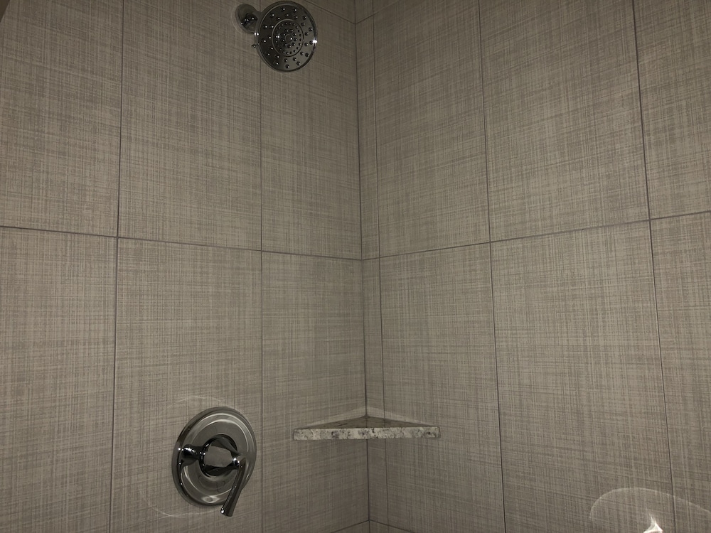 Cedar Inn & Suites - photo 45