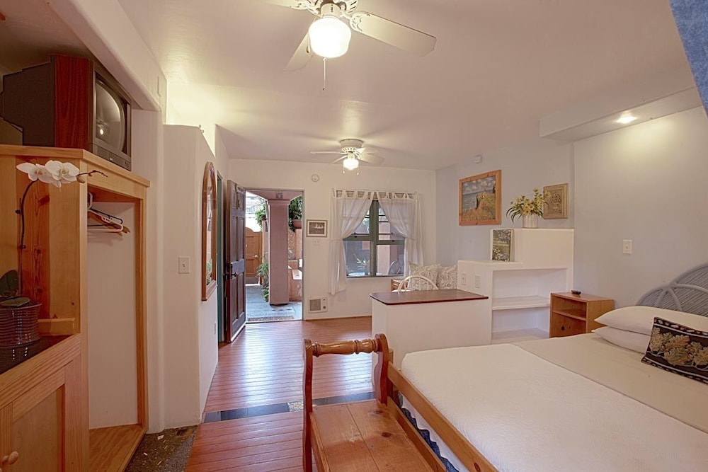 Les Artistes Inn - photo 21