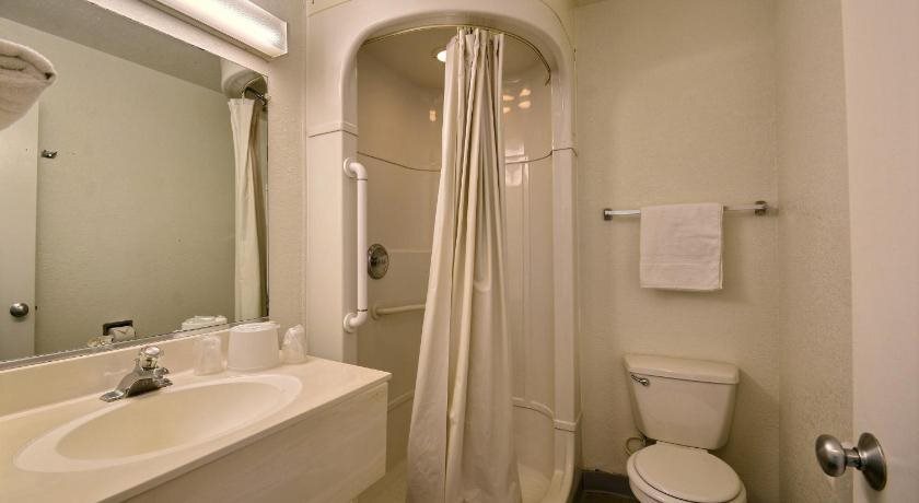 Motel 6 Indianapolis East - photo 7