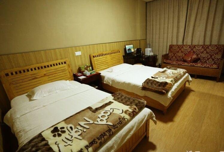 Jingdong Business Hotel — hotel in Luojiang