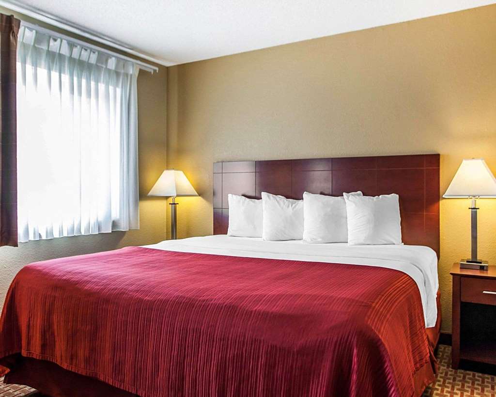 Quality Inn & Suites Davenport near I 80 - photo 15
