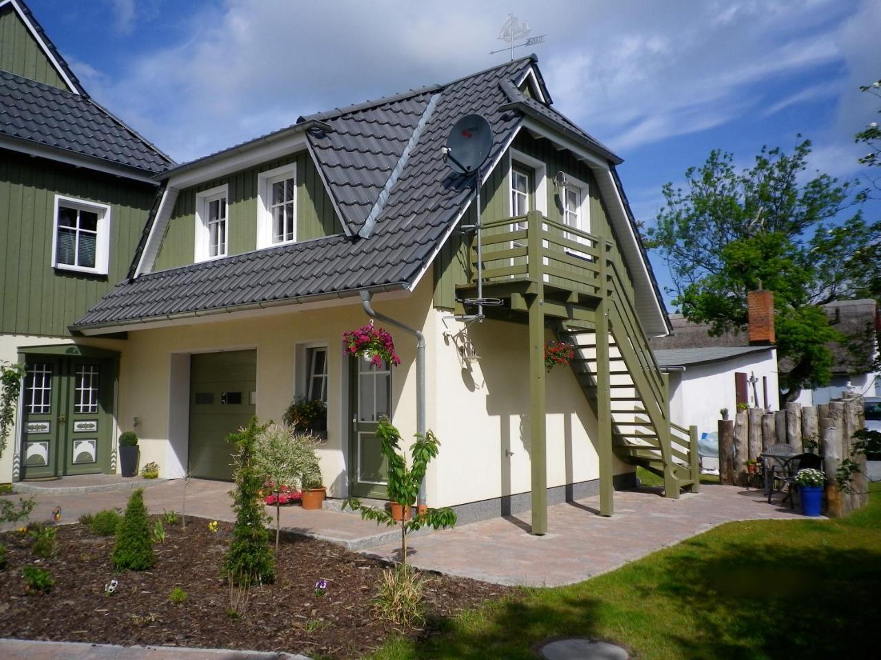 Die Kleine Ferienwohnung — 4-Star Luxury Hotel in Ostseebad Prerow, Germany