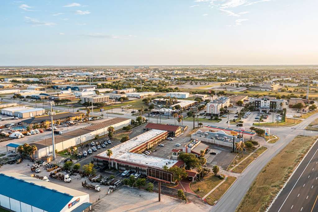 La Quinta Inn by Wyndham Corpus Christi North - photo 21