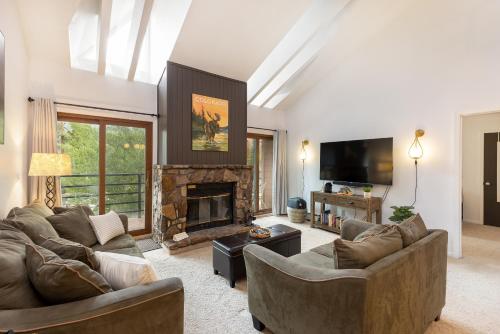 Mountain view kids room great location — 4-Star Luxury Hotel in Silverthorne, United States