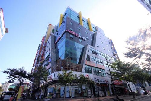 Gimhae Jangyu Poly M in Kimhae, South Korea