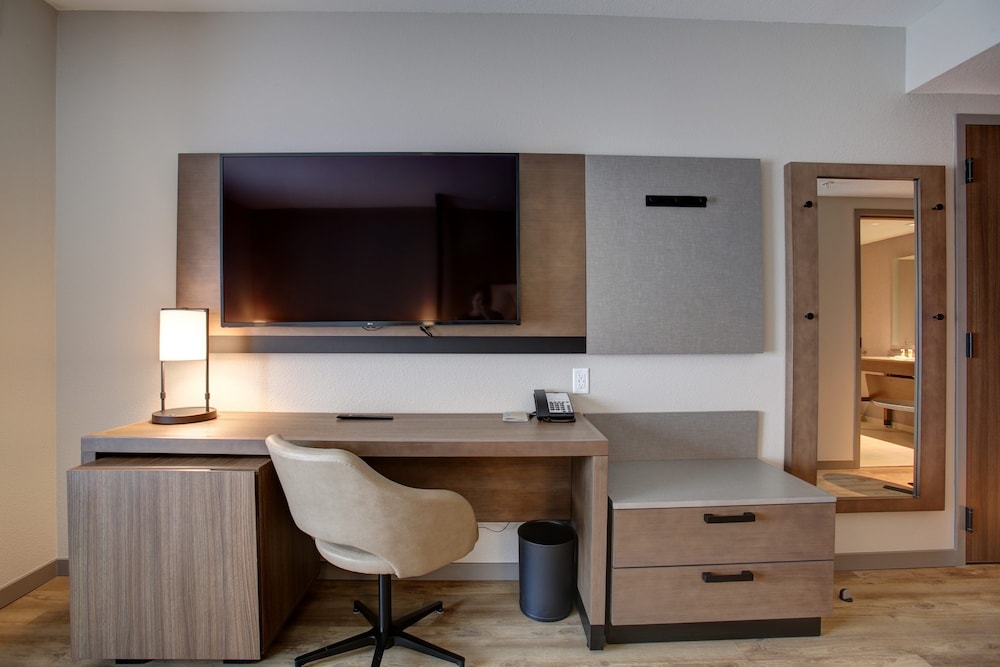 Hyatt Place Wichita State University - photo 4