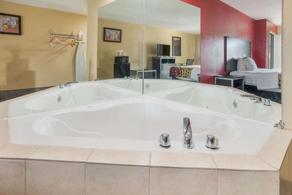 Econo Lodge Lake Charles University Area - photo 15