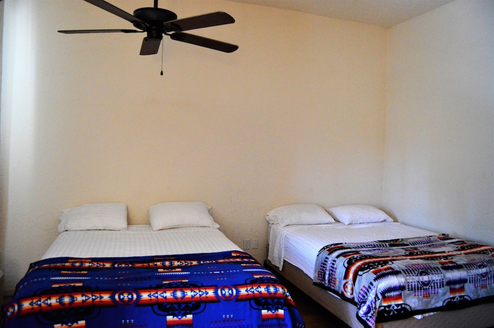 Holly Inn Suites - photo 4