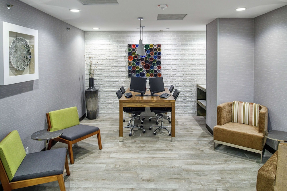 DoubleTree by Hilton Appleton - photo 49