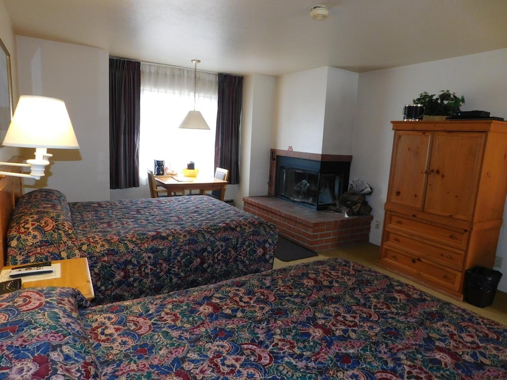 Pacific Gardens Inn - photo 9