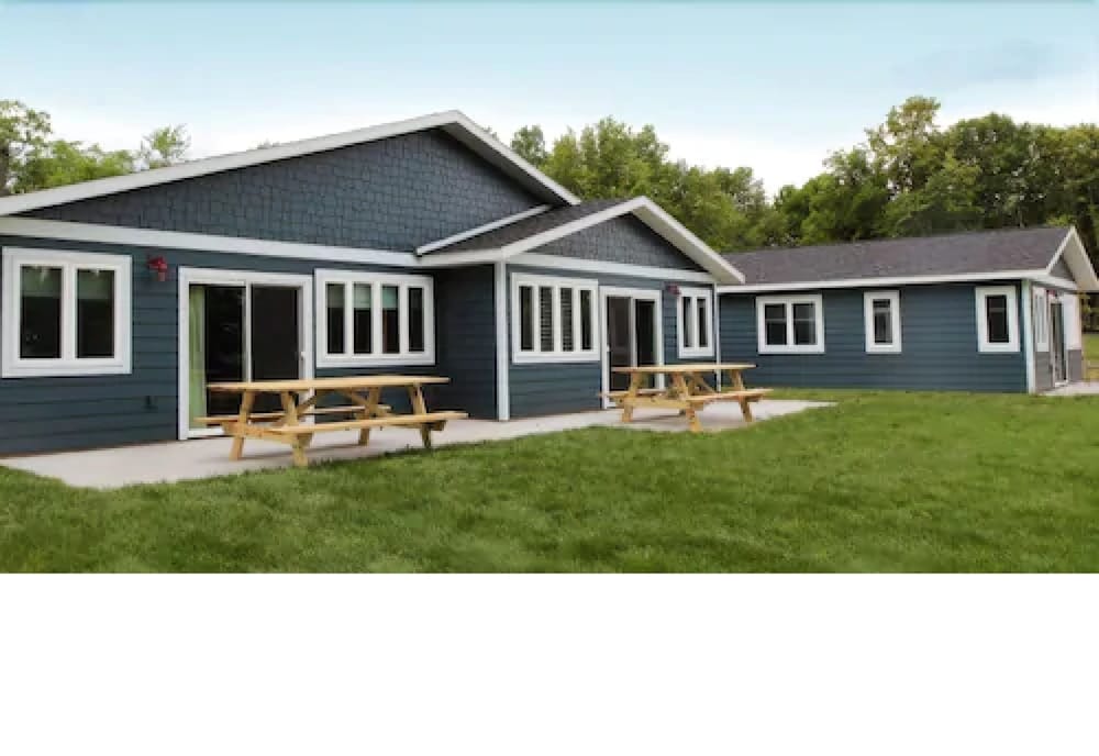 Eddy's Resort - photo 27