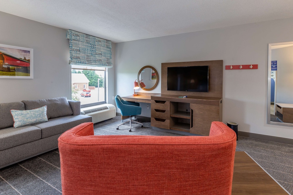 Hampton Inn Christiansburg Blacksburg - photo 9