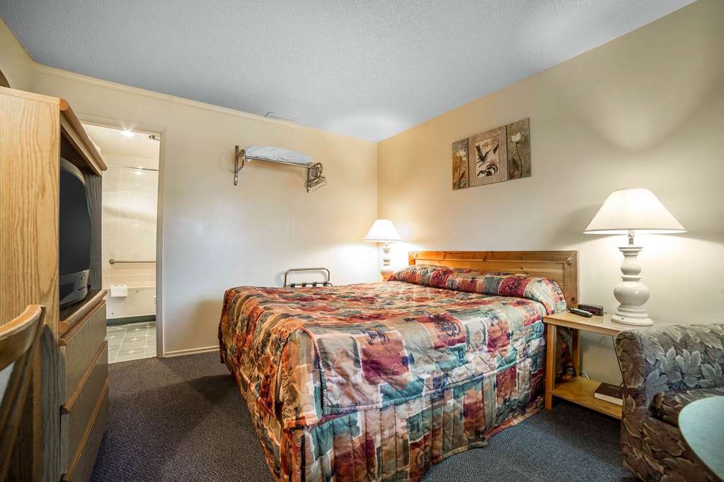 Rodeway Inn La Grande - photo 11