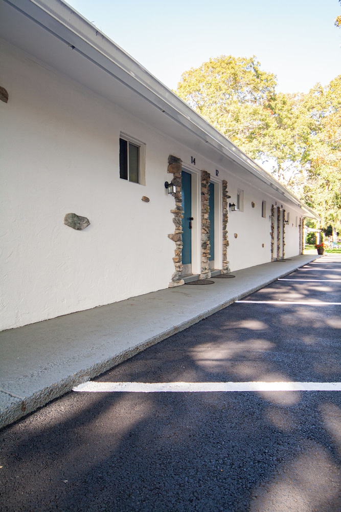 Hampton's Vacation Inn - photo 125