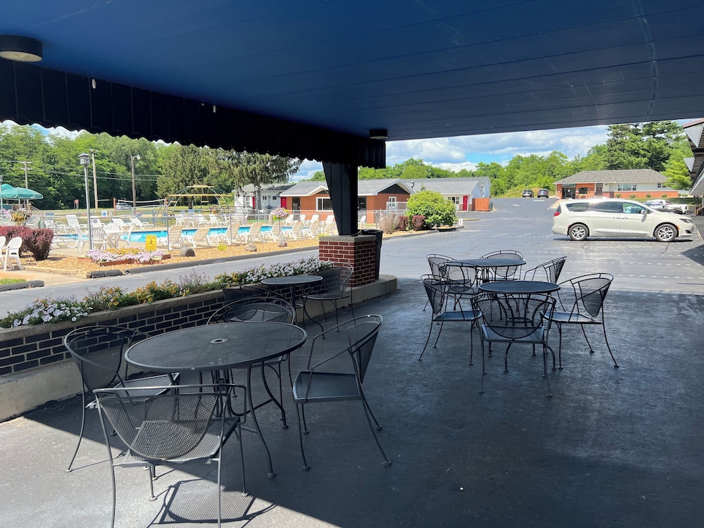 All Star Inn & Suites - photo 266