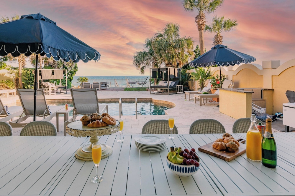Promenade by Avantstay Beach Front Mansion w Breathtaking Views & Pool - photo 38