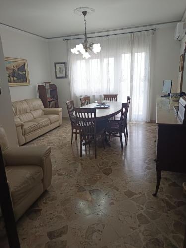 New Dawn Apartment Appartamento Turistico casa per vacanza tre camere indipendenti — 4-Star Luxury Hotel in Catania, Italy