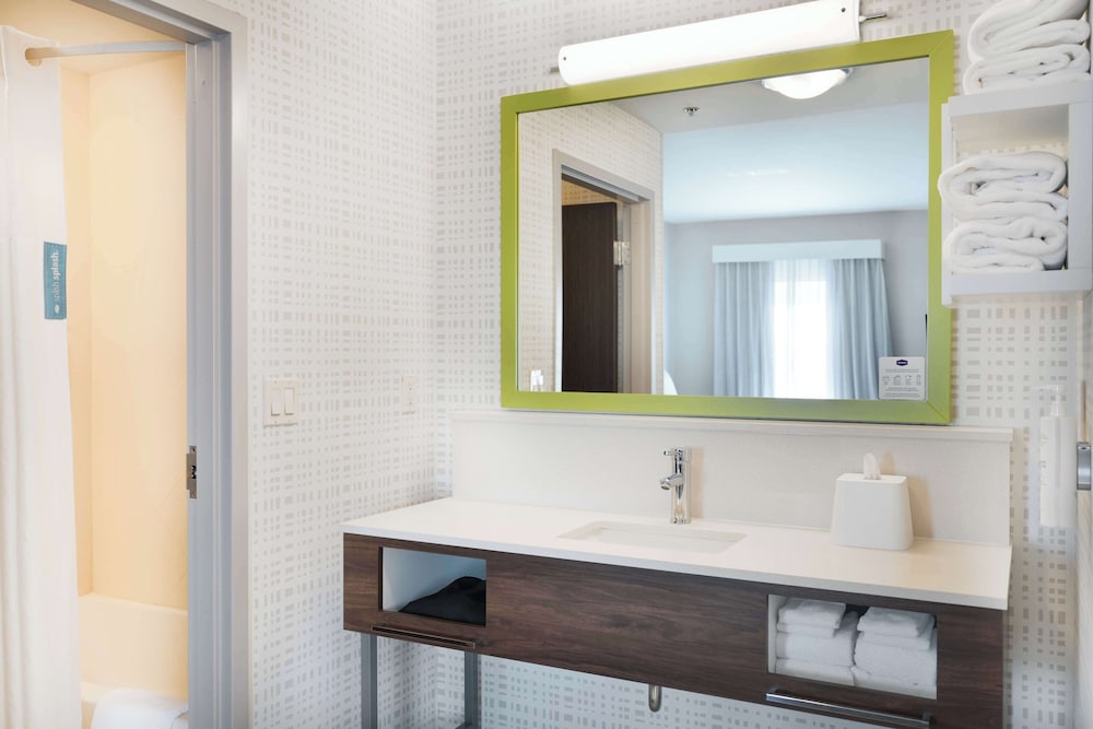 Hampton Inn & Suites Tulsa Central - photo 23