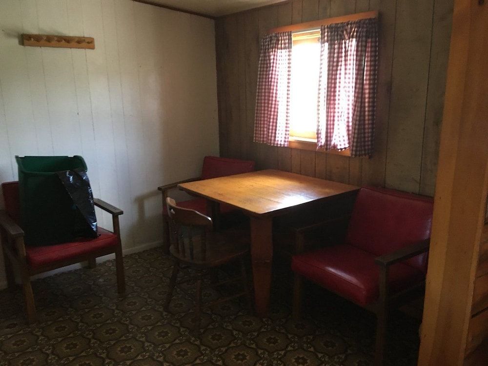 Branding Iron Inn - photo 6