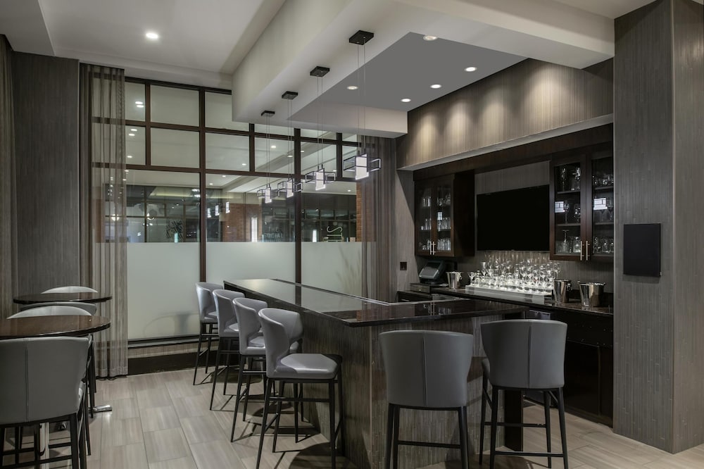 Hampton Inn & Suites Portsmouth Downtown - photo 41