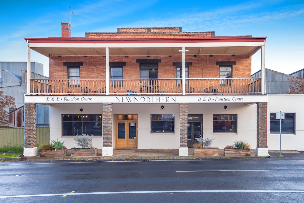 Northern Arts Hotel - carbon neutral hotel in Castlemaine