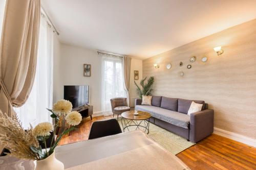 Versailles Rustic Charm & Comfort 7min Palace in Le Chesnay, France