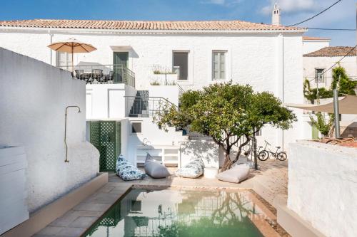 Think Chic in Spetses, Greece