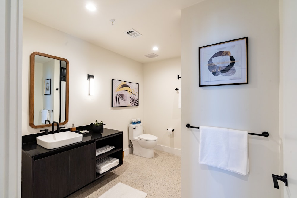 Austin Condo Hotel - photo 720